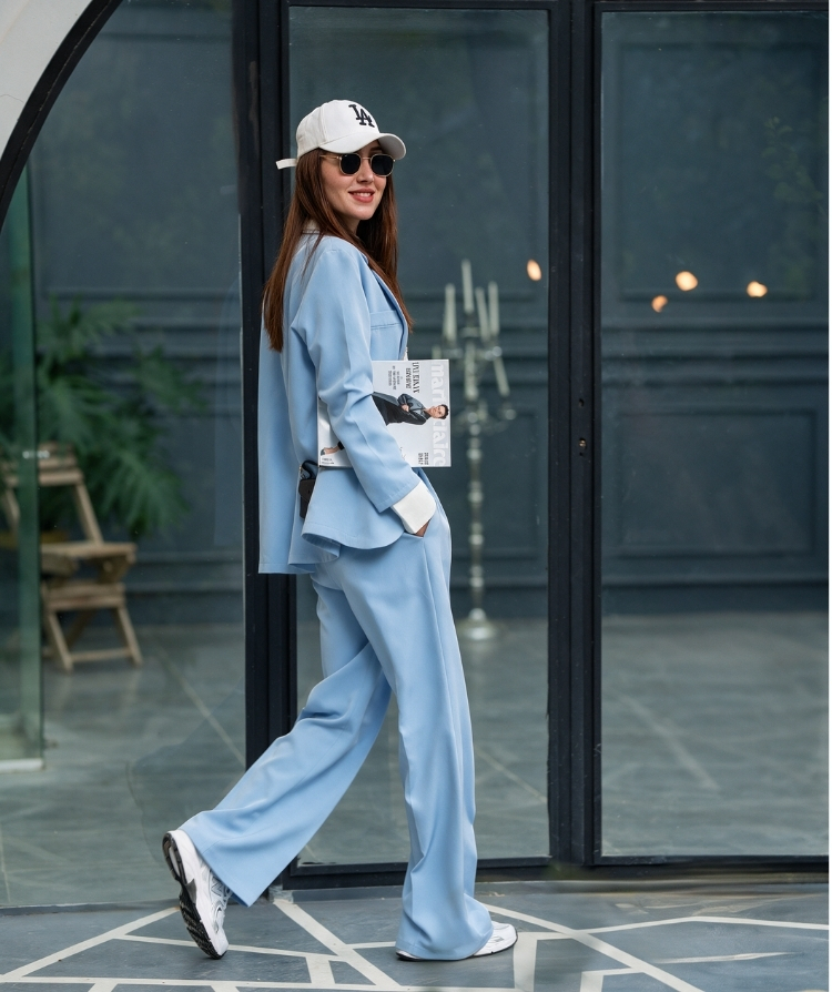 Flora, founder of LUNAI